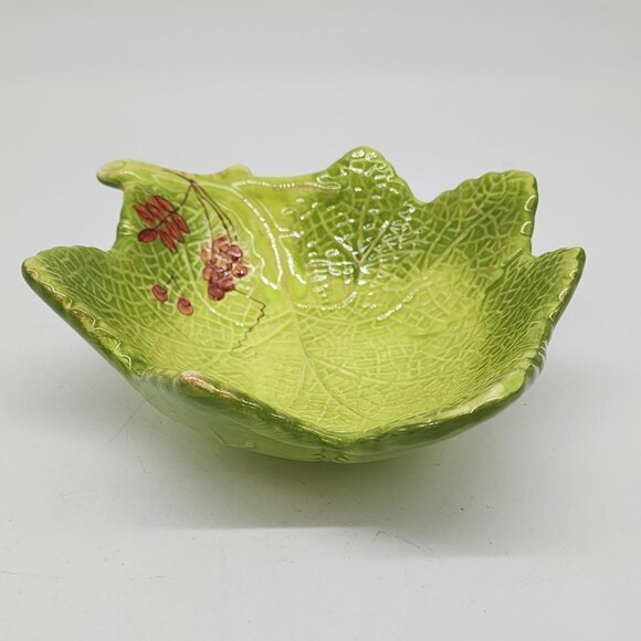 Green Leaf-Shaped Ceramic Bowl By Gates Ware - Picture 5 of 8